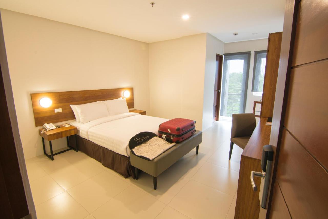 Mango Suites Cauayan Экстерьер фото
