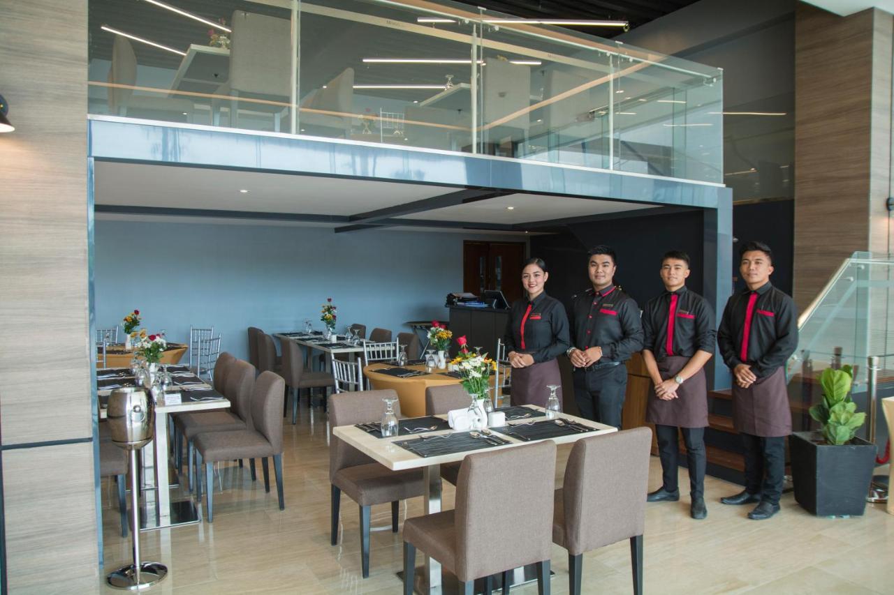Mango Suites Cauayan Экстерьер фото